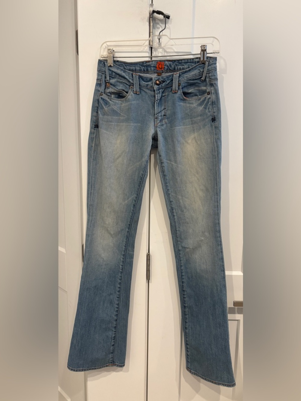 Yanuk Light Wash Denim Bootcut Jeans. Size 26